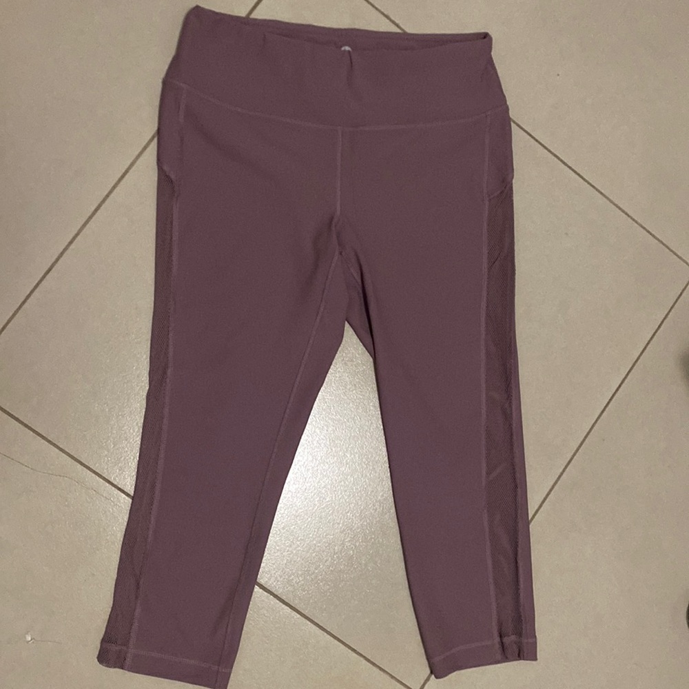 Cute Mesh Lavender Capri Legging